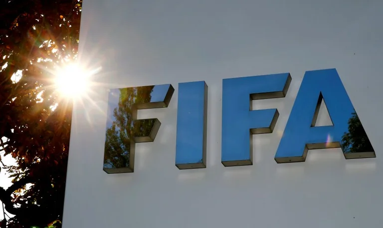 FIFA apel për futbollistët që të vaksinohen