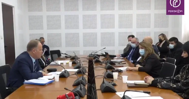 Opposition MPs withdraw from commission, Krasniqi continues reporting only to MPs in position