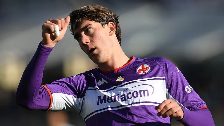 Los fans de Fiorentina se dirigen a Serbian Vlahovic: Gordo, el respeto no se gana con metas