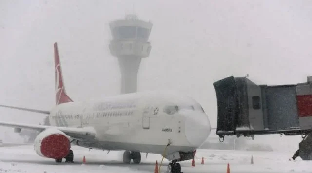 Great Snow Closes Istanbul Flughafen