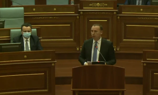 Das Baby kam. Kann die Polizei dem Premierminister helfen, seinen Weg zu verlieren?