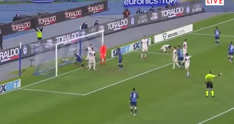 Fantastic Cantman: Regardez le but qui vient de marquer pour Naples