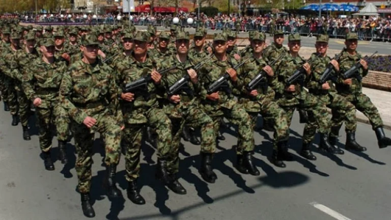 Albaner diskriminiert in der nordmazedonien Armee