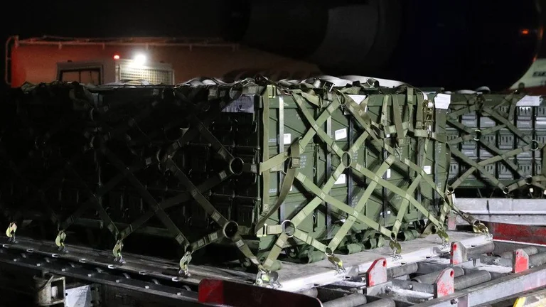 US sends first military aid to Ukraine