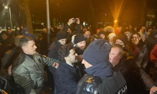 Tollov in Montenegro, Abazovic faces protesters following warnings of minority government