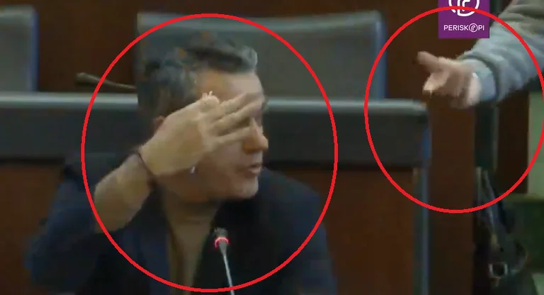 ¡Atrás, atrás! Casi screet entre Dimal Basha y Arben Gashi