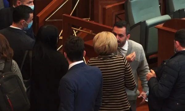 Nicht nur mit dem LDK Gashi, Dimal Basha fällt für den Kusari-Lila Candor
