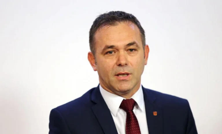 Selimi antes de irme a La Haya: Voy a hablar aquí, voy a hablar de ahí, porque tengo una mejor voz que eso.