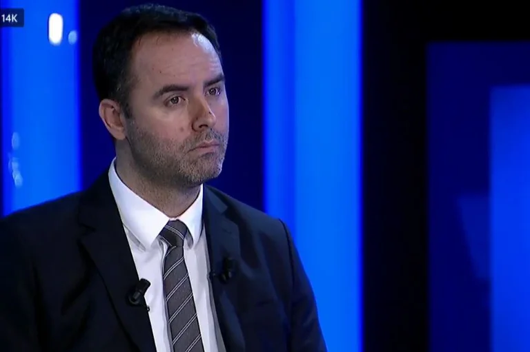 Conjufca: Los Nis de la Constitución se tocan, que cuando se toca, a otros no les importamos ahora