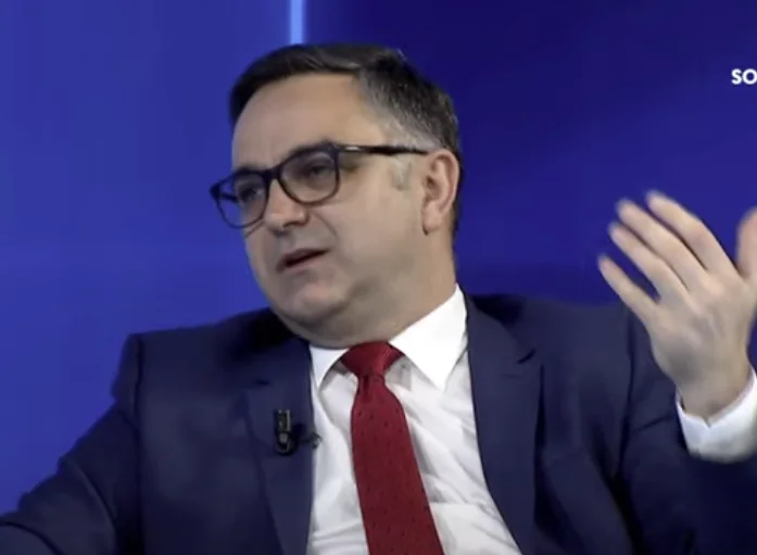 Tahiri: The arrogant, unassuming government, Kurt began to think in two and how politics is made