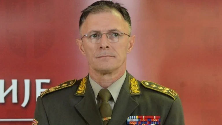 El general serbio amenaza: Si KSF va al norte, reaccionaremos con el ejército.
