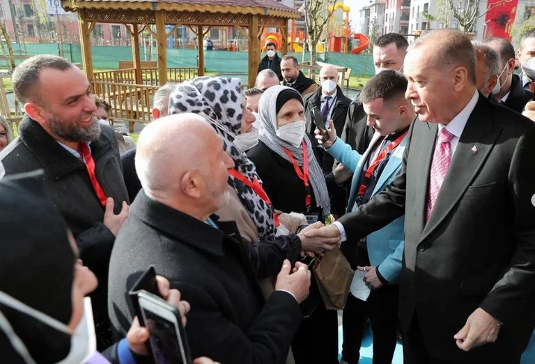 Erdogan en albanais après avoir quitté l'Albanie : Merci, nous vous aimons.