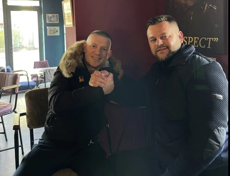 Young people continue to leave Kosovo, renowned mitrovica barber takes the way of exile