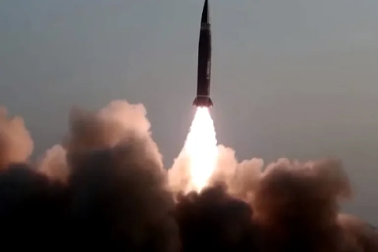 Japan startet Raketen in gemeinsamer Übung mit den USA und Verbündeten nördlich der Philippinen, mit Blick auf das Südchinesische Meer