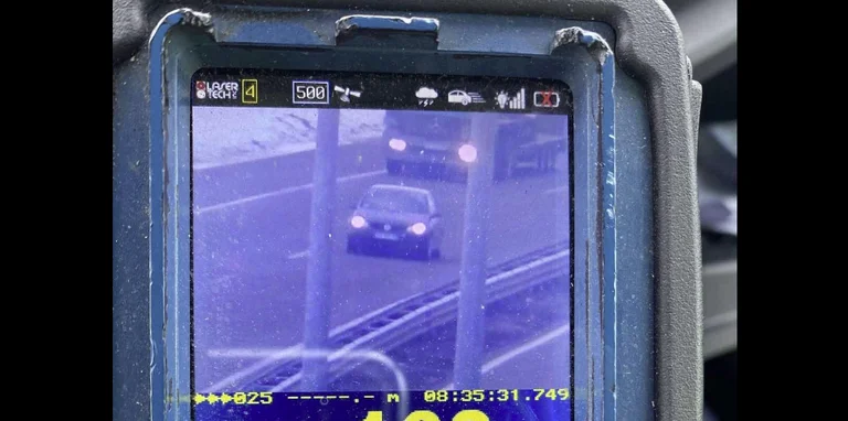 300 euros d'amende et interdiction de conduire pendant 3 mois pour cette violation de la circulation
