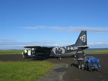 Airplane toma en dos minutos en ruta: El vuelo más corto del mundo