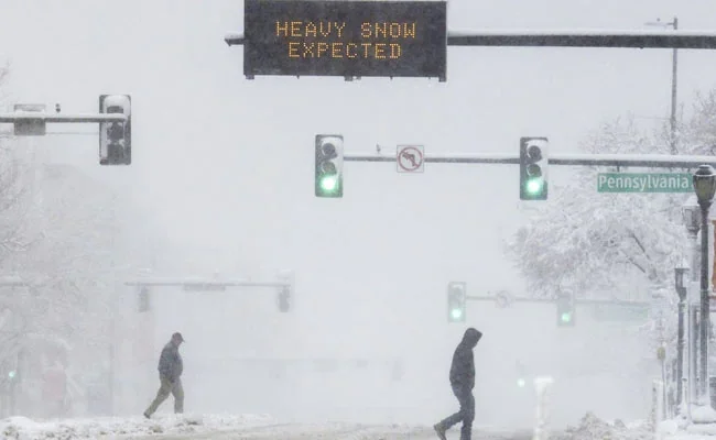 La tormenta de nieve deja más de 145 mil estadounidenses sin poder