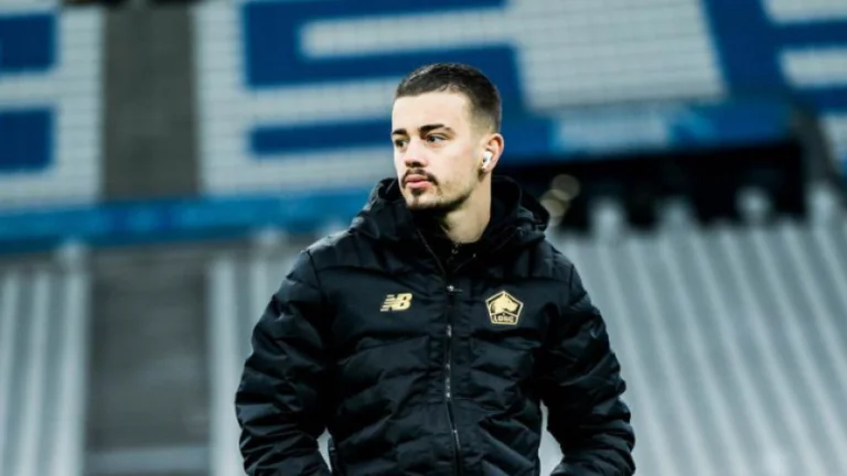 Edon Zegrov viaja con Lee para el partido contra Marsella