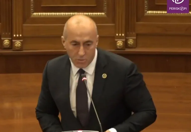 Haradinaj contre référendum serbe invite la communauté internationale à soutenir le Kosovo