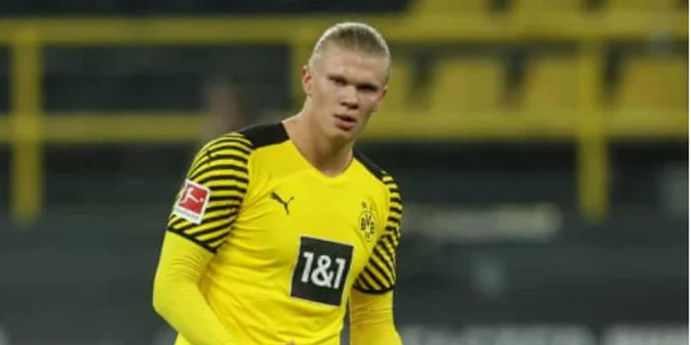 Dortmund fait pression sur moi. Je déciderai bientôt de l'avenir.