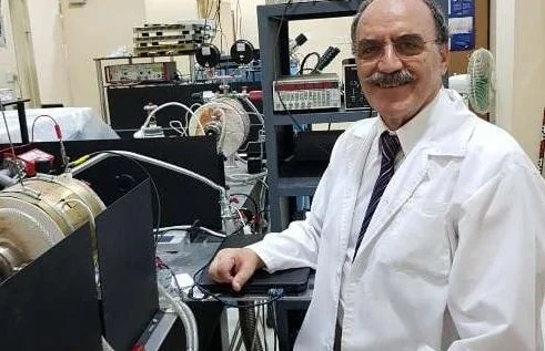 Testi ancora in vacanza, dice che le persone sono a riposo troppo: Dà lezioni di creatività