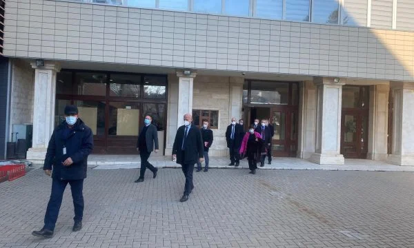 Präsidententreffen endet zwischen QUINT-Botschafter Kurt und Osman