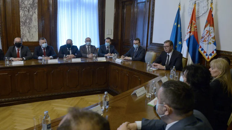 Référendum serbe au Kosovo, Vuciq appelle les dirigeants de la Liste serbe à la réunion