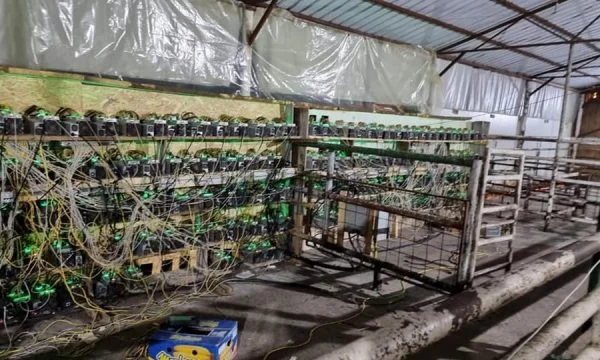 Más de 20 millones de euros en equipo para la producción de criptovalos de Kosovo