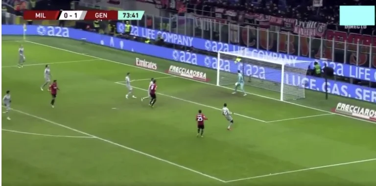 Giroud acaba de anotar un superhéroe con su cabeza contra Génova