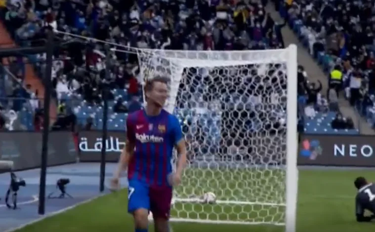 Barcelone compare le score au Real Madrid, Luuk de Jong marque à la porte des Madrilliens