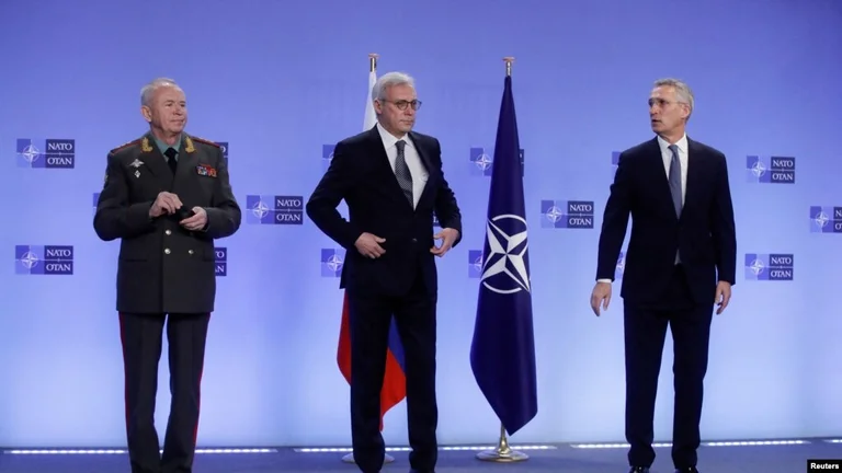Die Situation in der Ukraine beginnt mit dem Treffen der NATO Russland