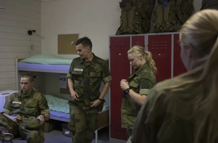 PfP: Les soldats norvégiens devraient porter les culottes et les chaussettes utilisées par leurs collègues