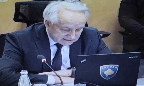 Regole governative per pagare specialisti fino ad agosto