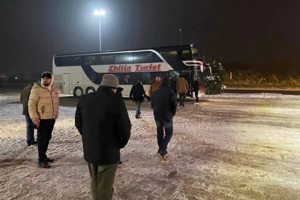 L'accident d'autobus au Kosovo avec 9 blessés à Krushevc, la Serbie continue sa route