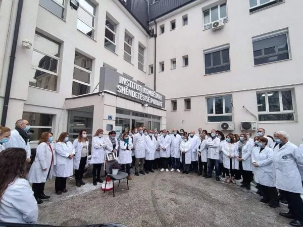 Eine Minute Stille für Dr. Selvette Krasniqi