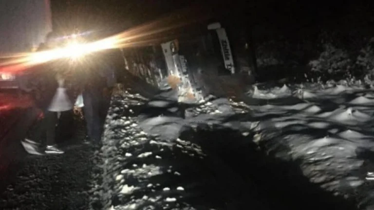 Accident d'autobus en exil au Kosovo en Serbie