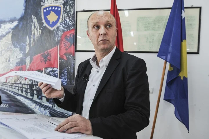 Besim Ilazi nomme des directeurs à Kacanik, les noms sortent