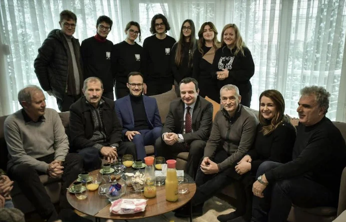 Kurti in den Familien Rexhep Malaj und Nuhi Berisha: Zwei unsterbliche Helden