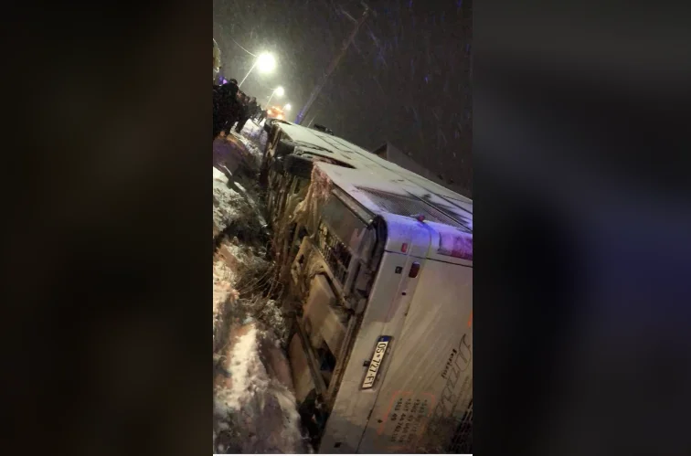 Rouler le bus à Ferizaj, trois blessés