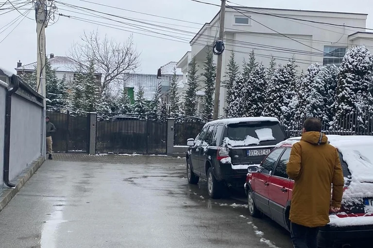 Wessel termine notre visite à la maison de ses parents