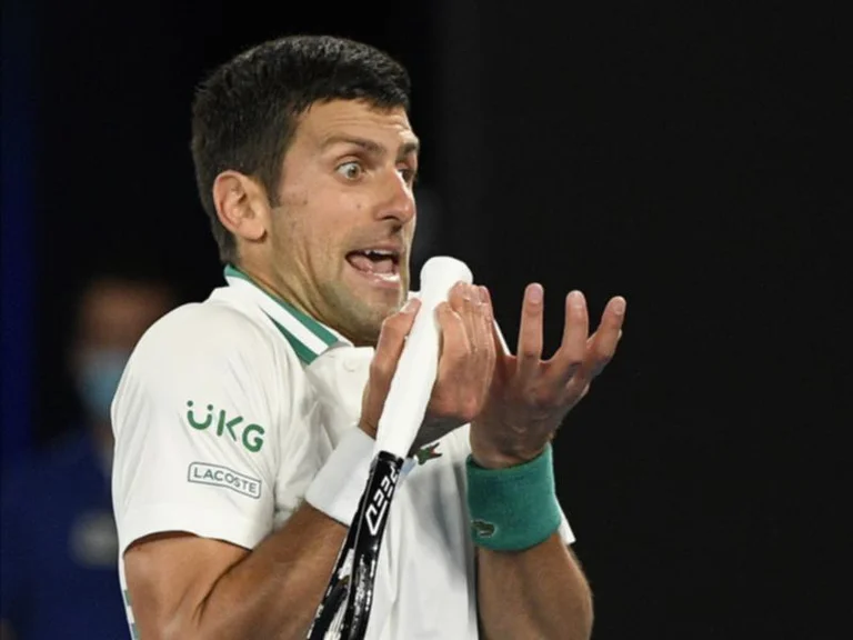Hacker übertragen Musik, porno während Djokovic trial broadcast