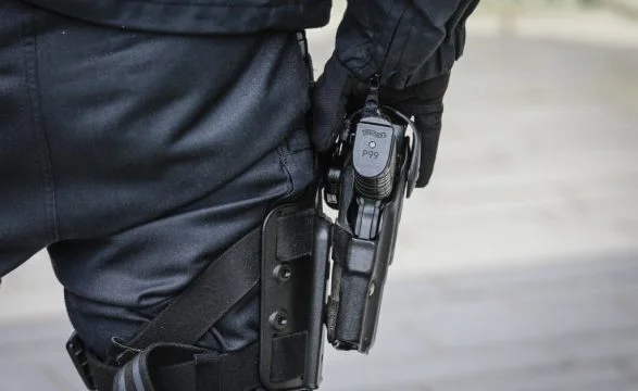 Switzerland: He shows up as a cop, cheats on a woman taking away 34,000 francs.