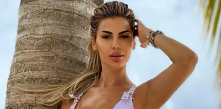Liona Vjollca in vacanza in Africa pubblica foto in bikini