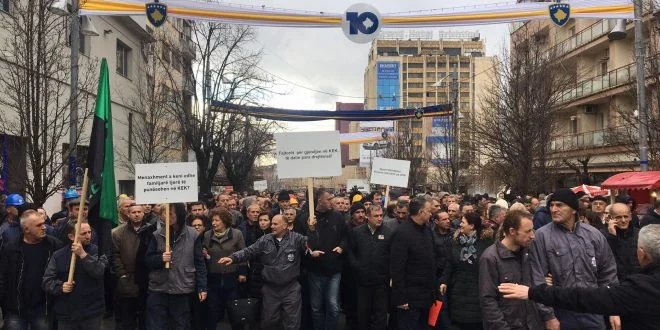Heute, KEK's New Union Protest, fordern 13. Gehalt