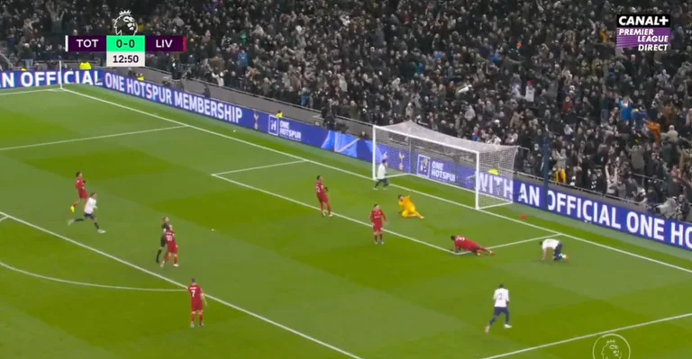 Tottenham sacude Liverpool, Harry Kane golpea al blanco