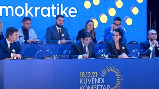 L'Assemblea nazionale del DP approva: le funzioni di partito escluse sono “on-grata