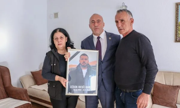Haradinaj visite les familles des victimes de la tragédie de Glodjan