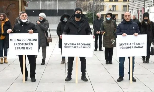 Les travailleurs de Lotharia protestent : La Lottaria de Serbie travaille au nord