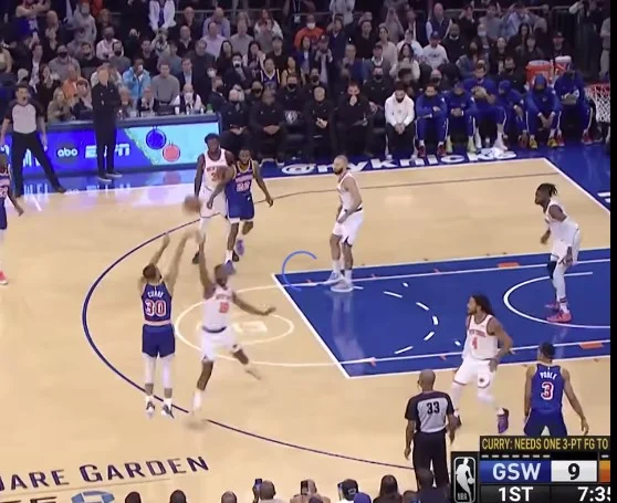 La storia del momento è scritta e Curry rompe il record come il miglior triplo tiratore che abbia mai visto. NBA