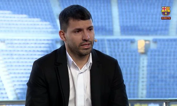 Man City statujë nderi Agueros